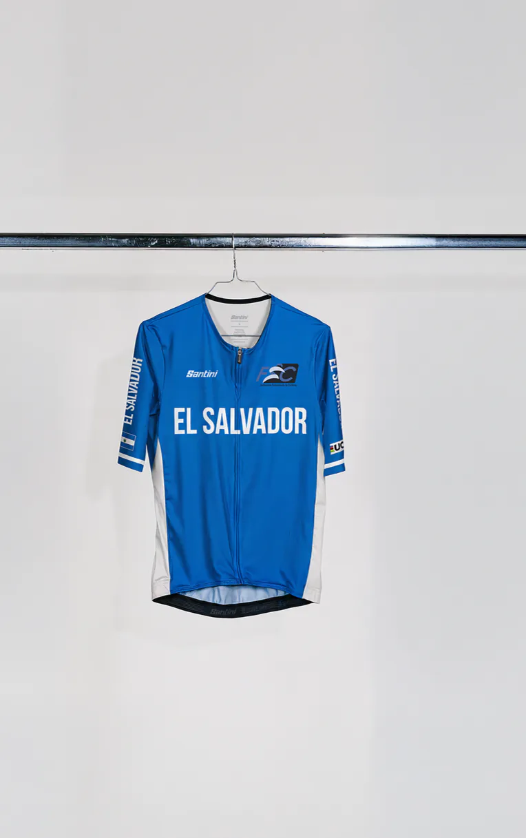 Tenue de l’équipe nationale — El Salvador